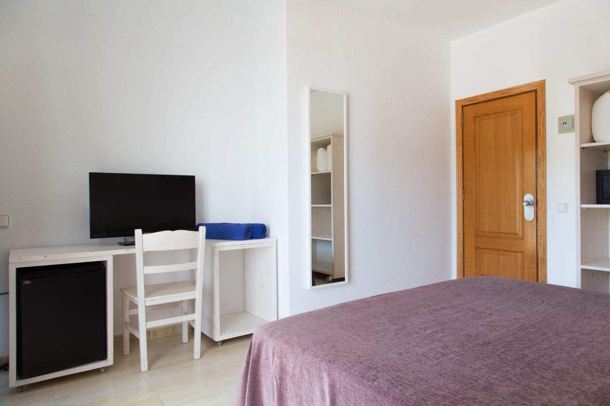 Hotel & Spa Entre Pinos-Adults Only إس كالو الغرفة الصورة