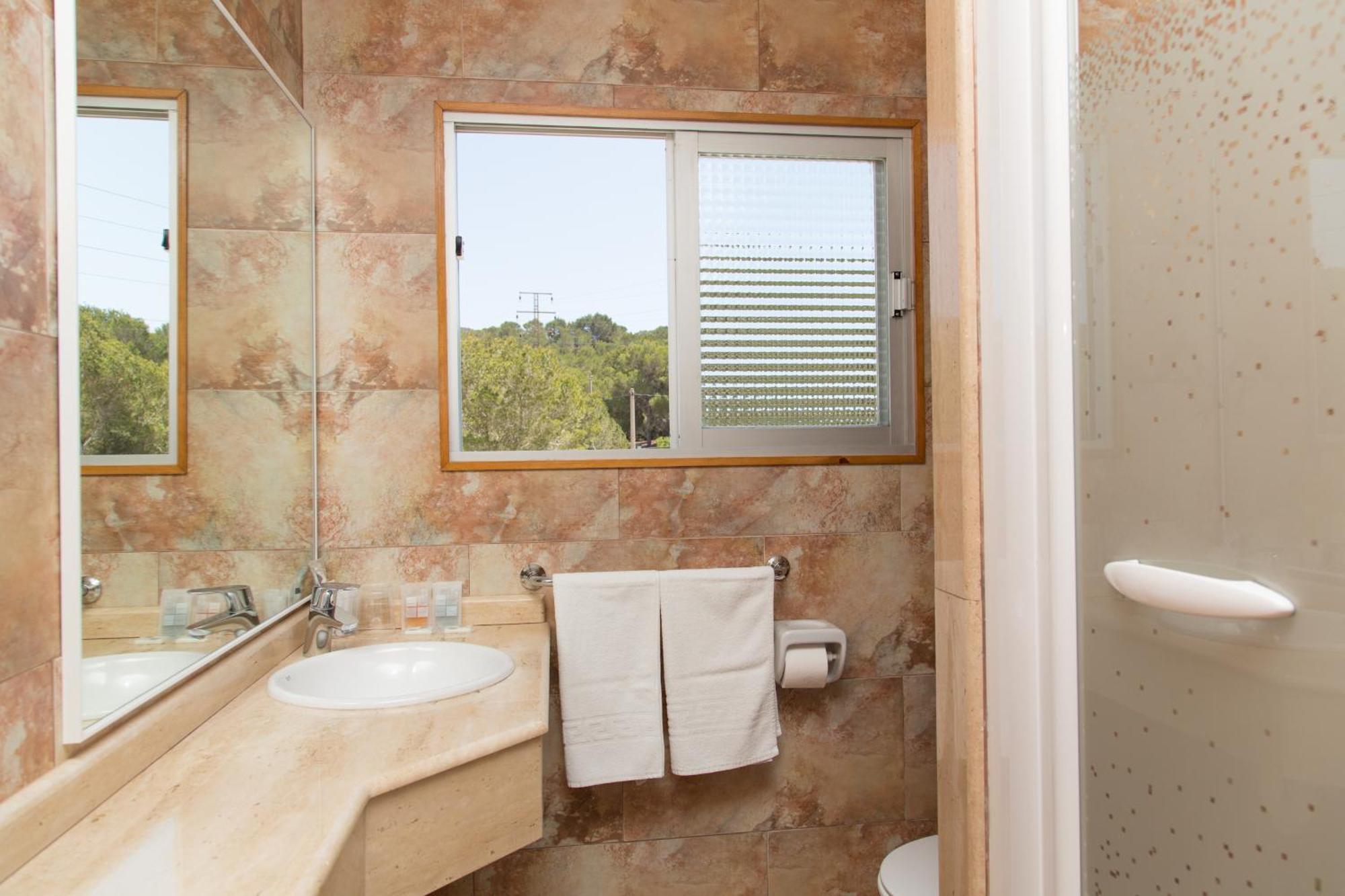Hotel & Spa Entre Pinos-Adults Only إس كالو الغرفة الصورة