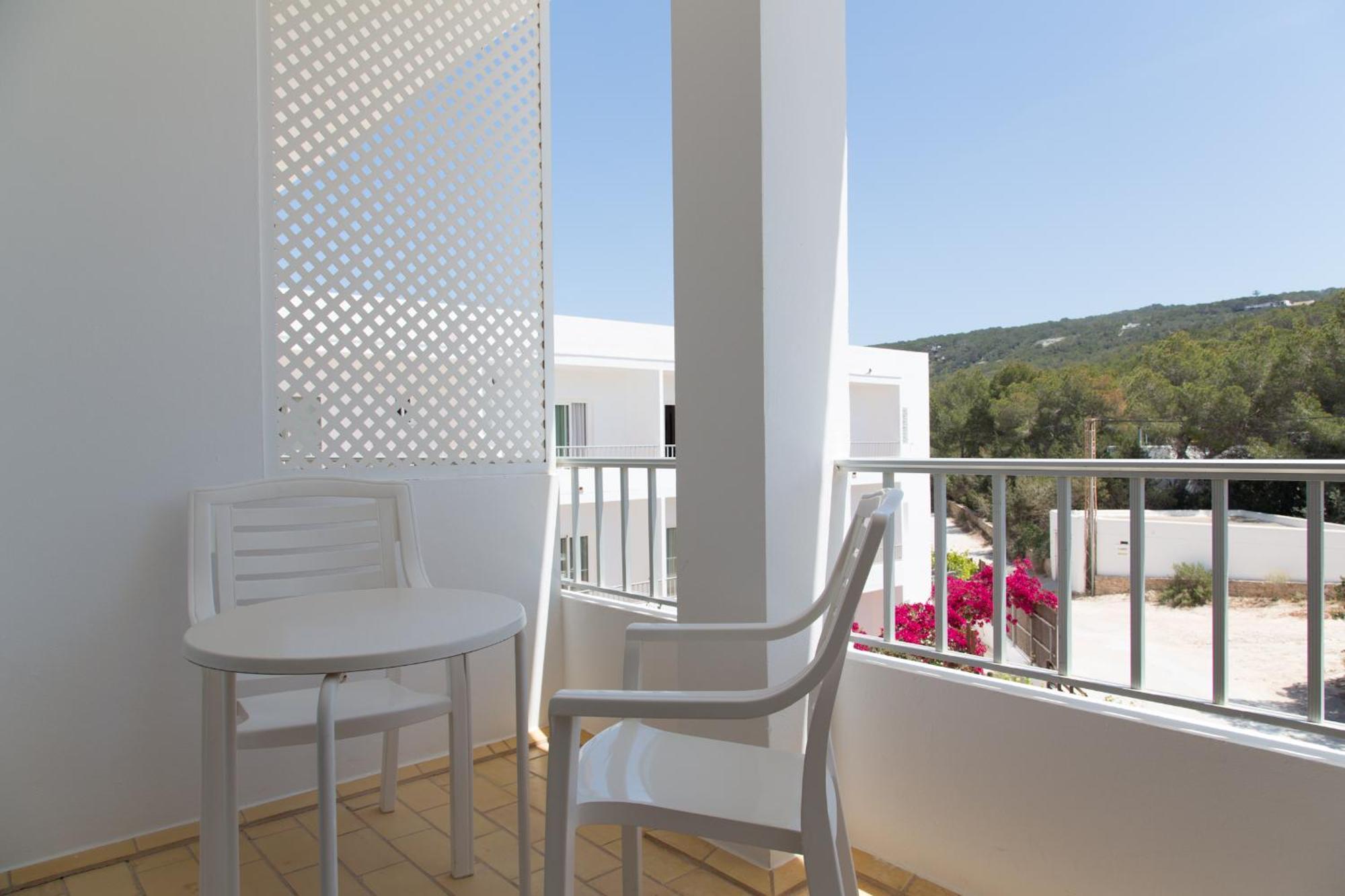 Hotel & Spa Entre Pinos-Adults Only إس كالو الغرفة الصورة
