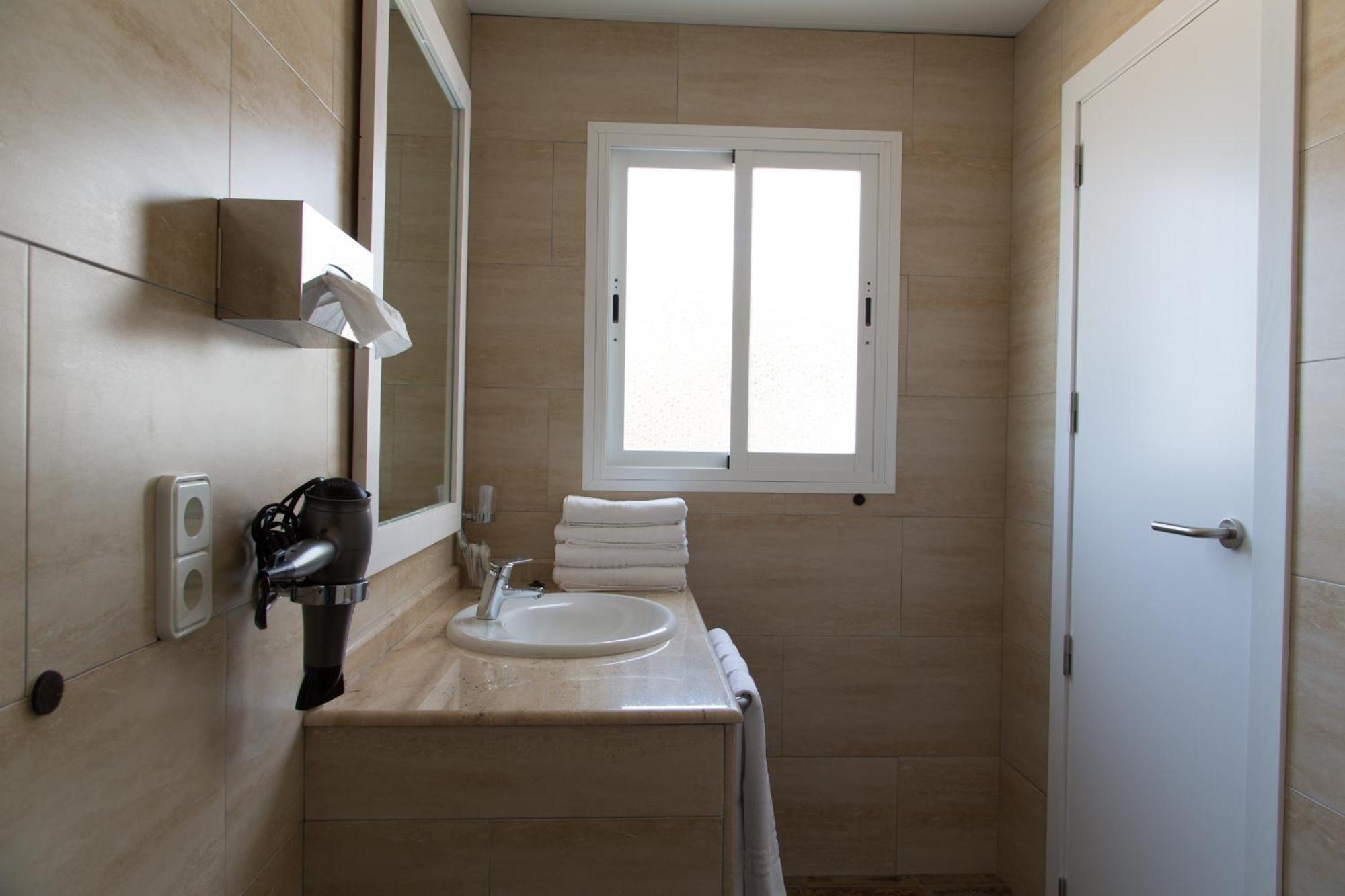 Hotel & Spa Entre Pinos-Adults Only إس كالو الغرفة الصورة
