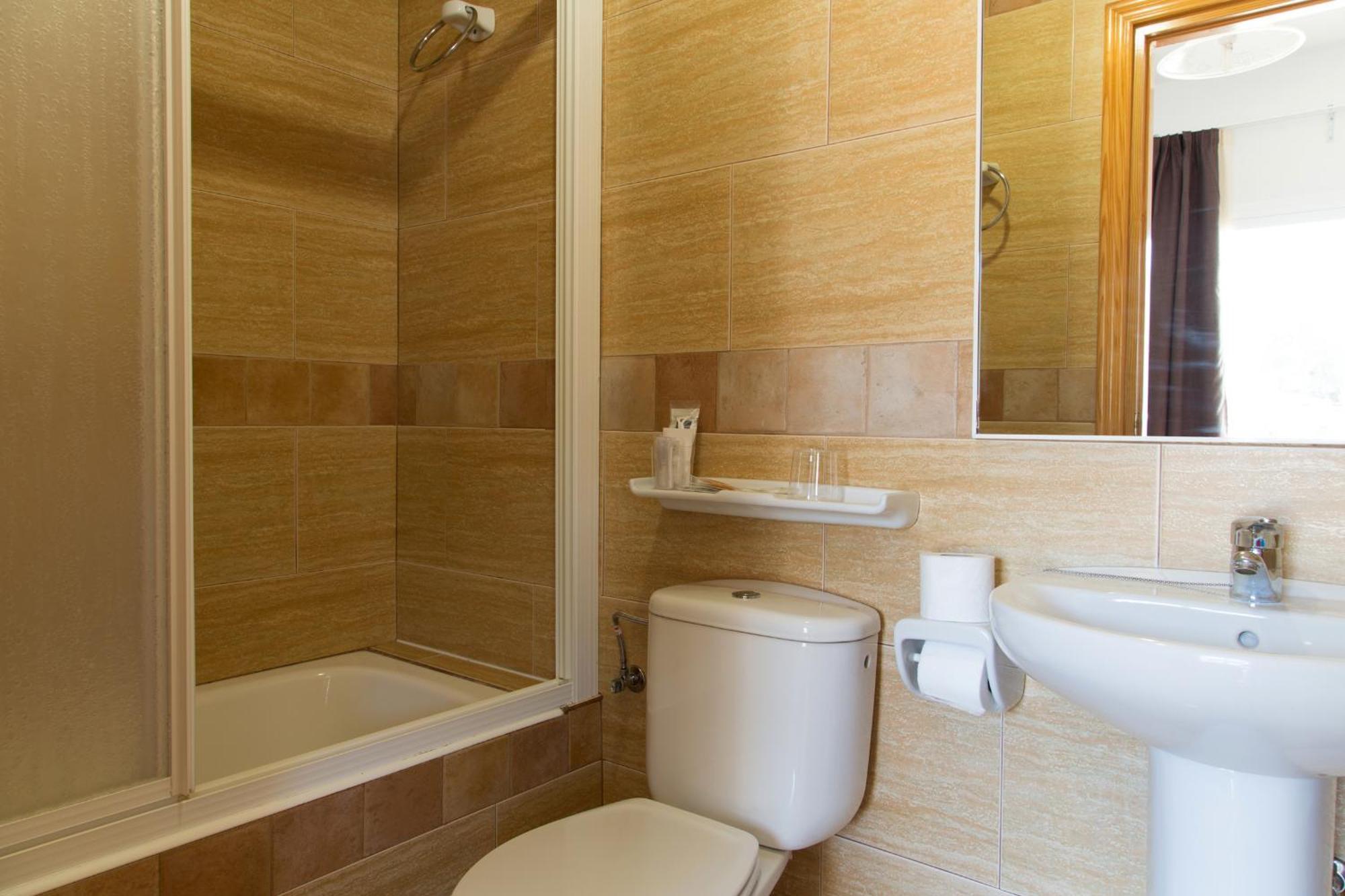 Hotel & Spa Entre Pinos-Adults Only إس كالو الغرفة الصورة